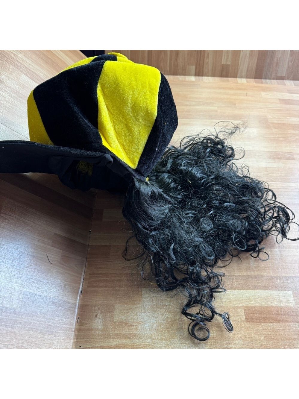 Black and gold Pittsburgh Steelers Troy Polamalu, fun hat